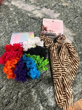 scünci  Brown Patterned Bow Scrunchie with Assorted Color Mini Scrunchies